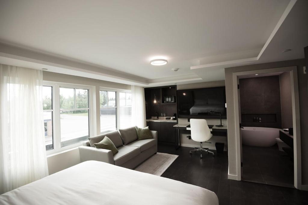 The Reid Hotel Vanderhoof Kültér fotó